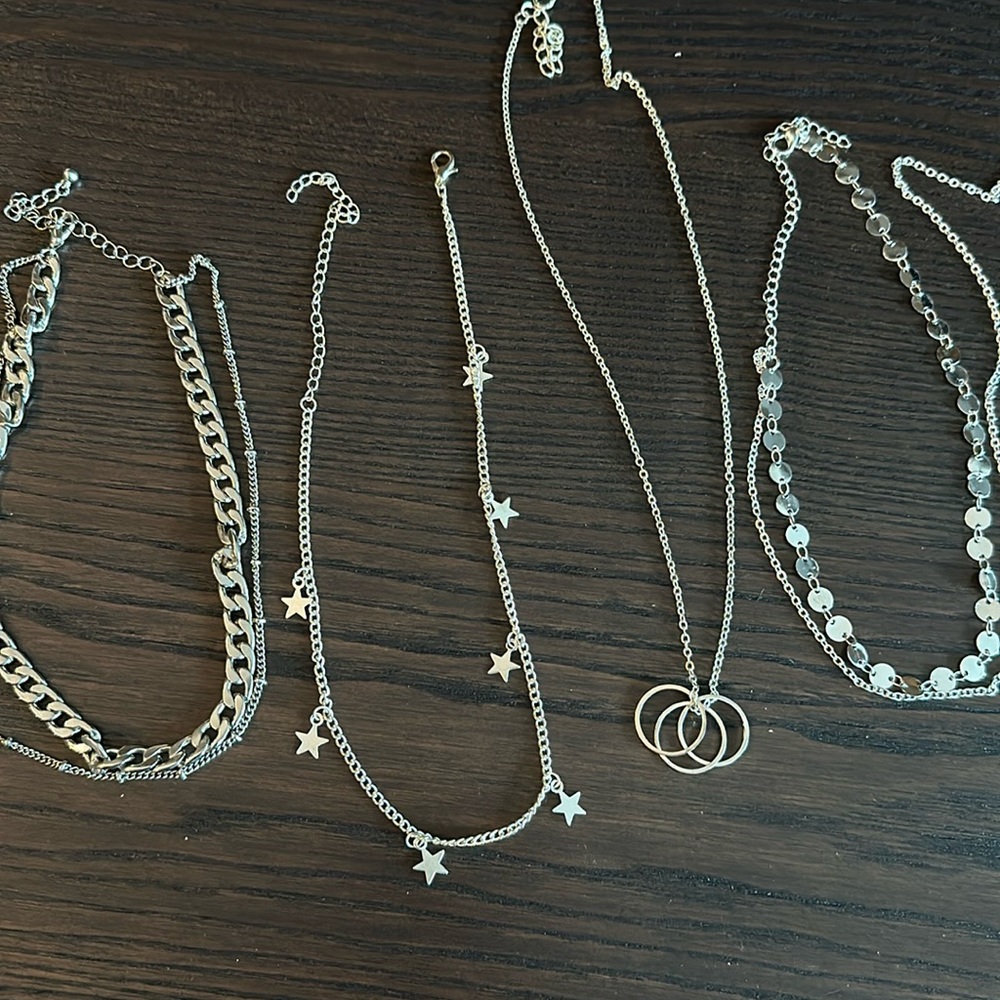 Bundle 4 necklaces